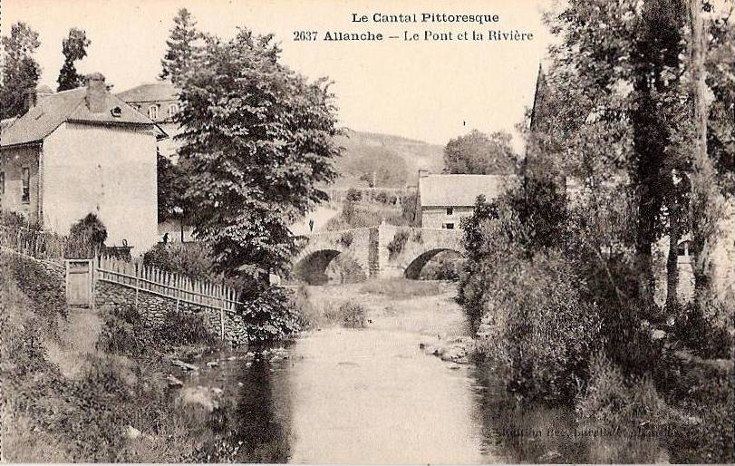 Allanche - Le pont et la rivière